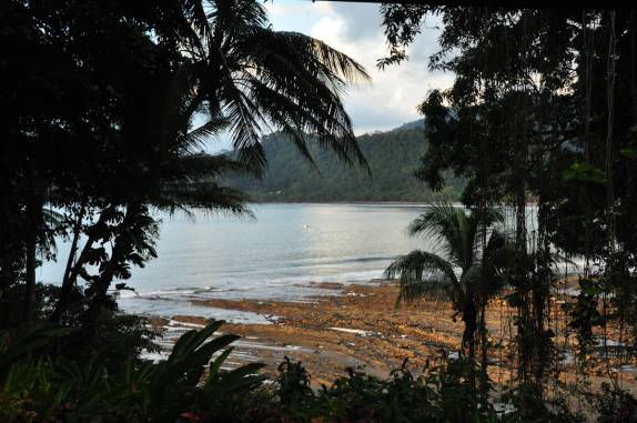 Baía de Dominicalito, no litoral da Costa Rica